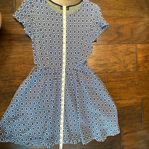 TOPSHOP Fit & Flare Skater Blue Knit Dress with Geometric Tile Print - Picture 13 of 14